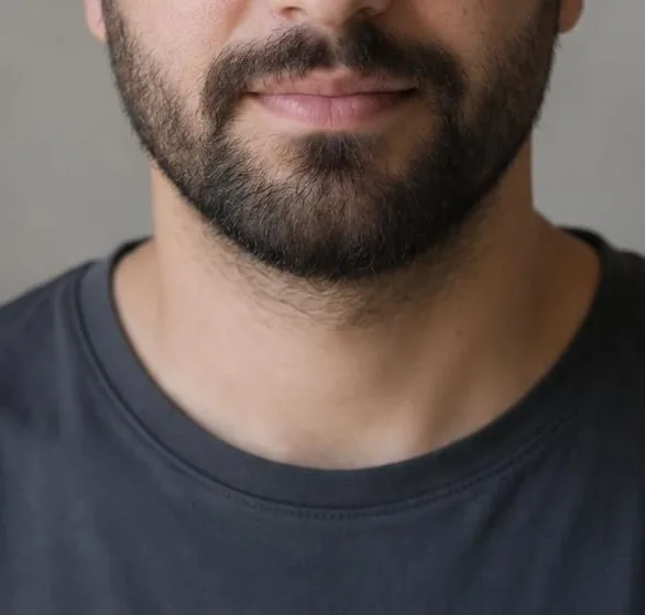 Omar's preview, close up: trimmed beard outline